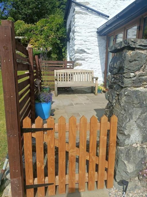 Rhyd Y Geifr, Cosy Barn Conversion In Maerdy كورين المظهر الخارجي الصورة